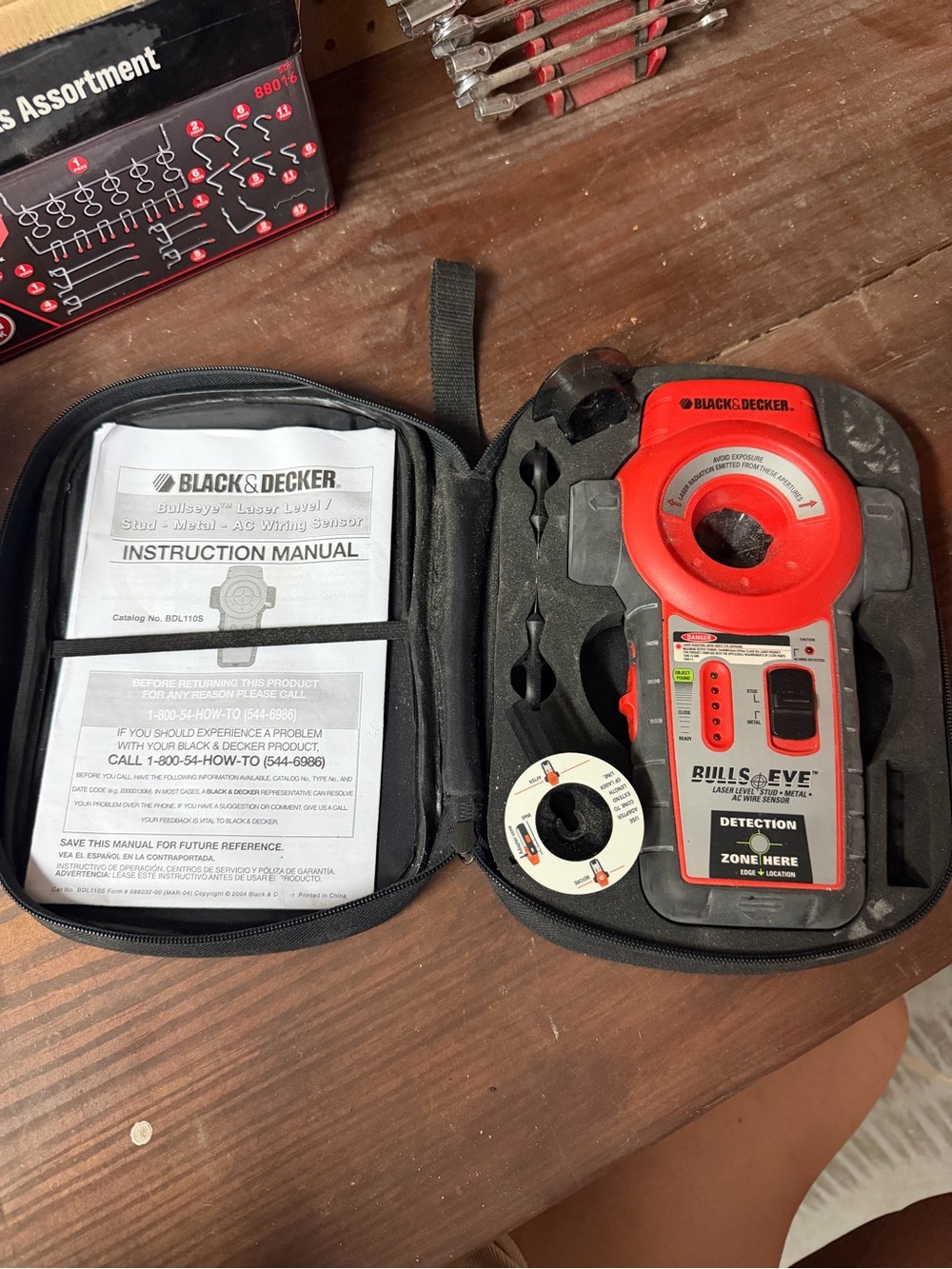 stud finder & wire detector